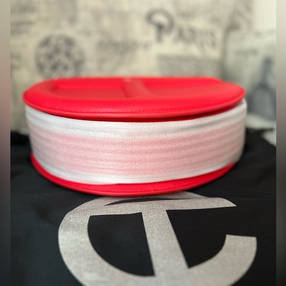 Authentic Telfar Round Circle Bag in Red (Unreleased Color!) - Picture 7 of 8
